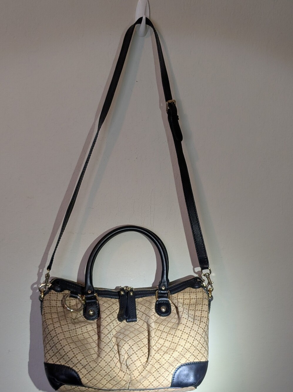 Gucci Black Trim Beige Quilted Satchel Two Way Handbag Crossbody